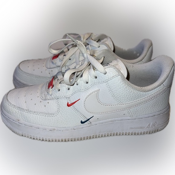 Nike Air Force 1 Low ‘07 Essential Summit White Mini Swooshes - Picture 3 of 7